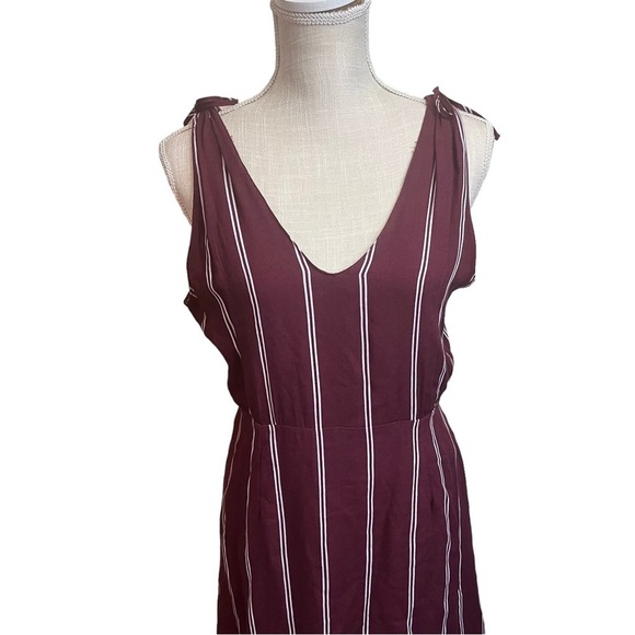 Lush Women Burgundy & Cream Striped Sleeveless V-Neck Mini Dress Sz Medium NWT - Picture 2 of 13